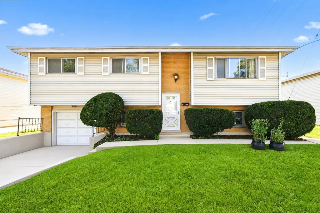 78 South Evergreen Avenue Addison IL 60101