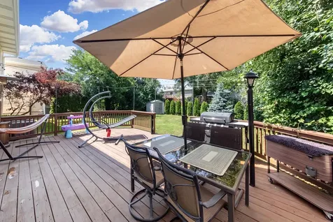 9020 Meadowview Drive Hickory Hills IL 60457