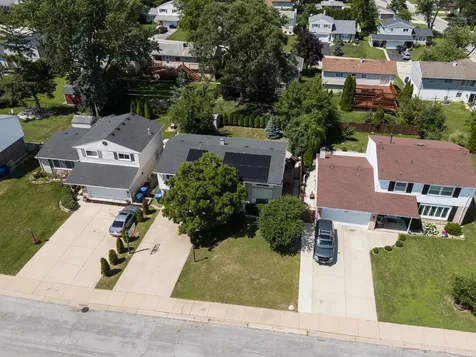 9020 Meadowview Drive Hickory Hills IL 60457