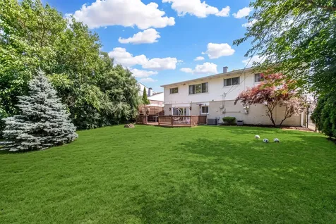 9020 Meadowview Drive Hickory Hills IL 60457