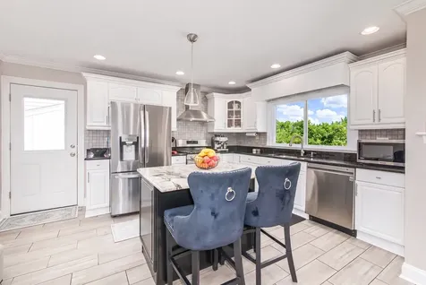 9020 Meadowview Drive Hickory Hills IL 60457