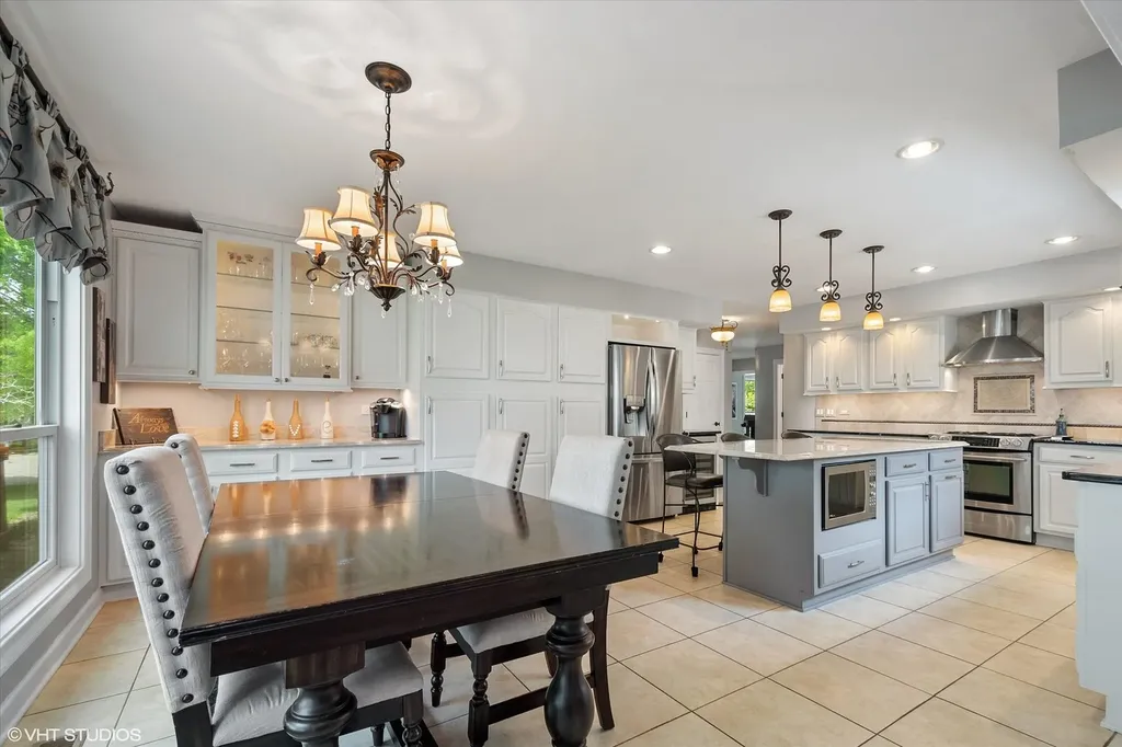 2 North Richmond Court Lake Zurich IL 60047