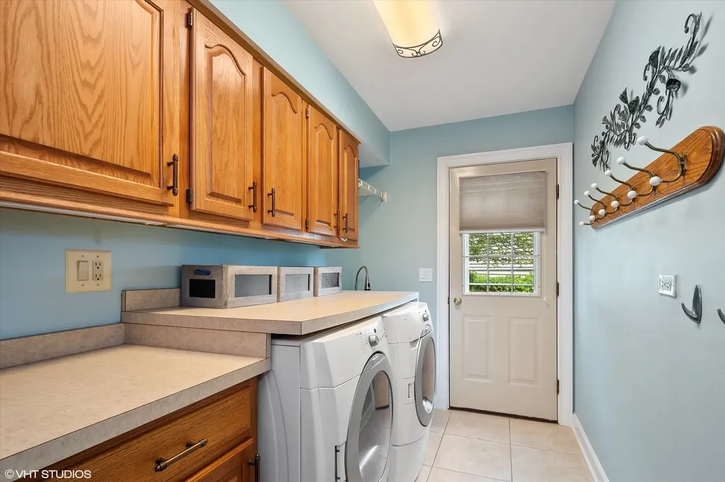 2 North Richmond Court Lake Zurich IL 60047
