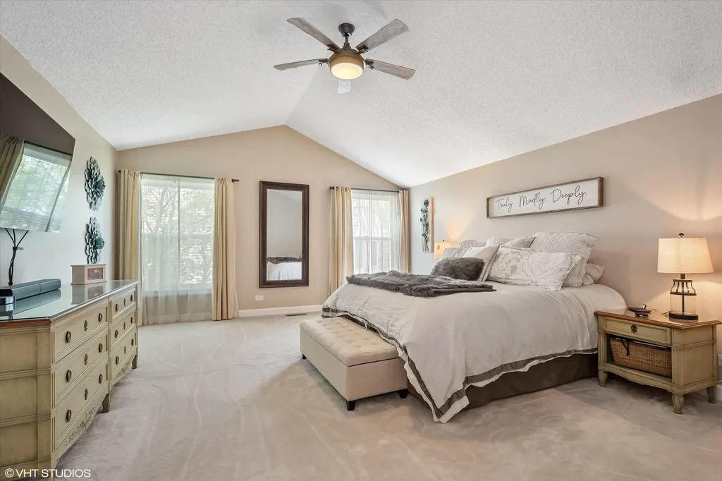 2 North Richmond Court Lake Zurich IL 60047