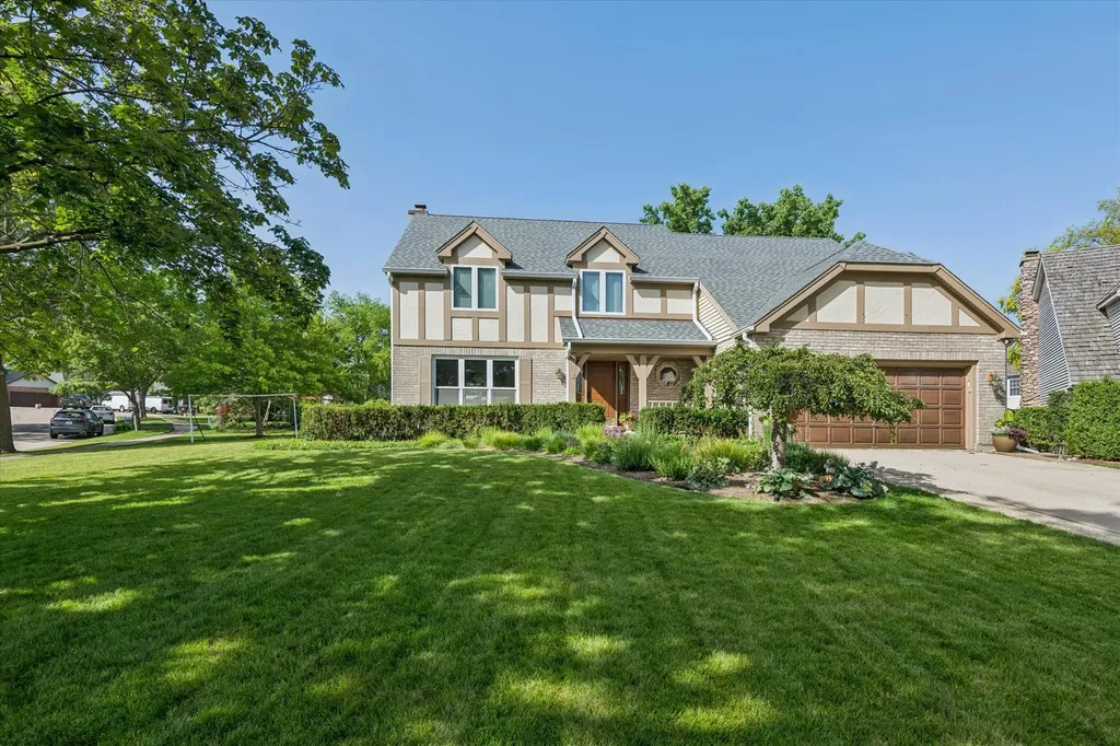 2 North Richmond Court Lake Zurich IL 60047