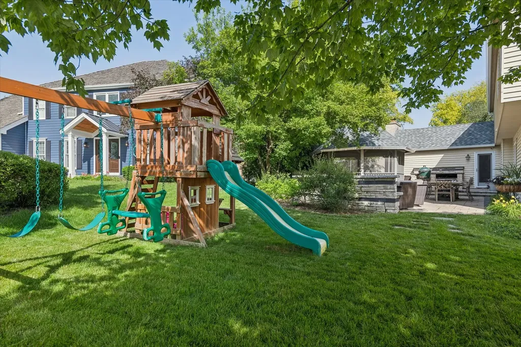 2 North Richmond Court Lake Zurich IL 60047