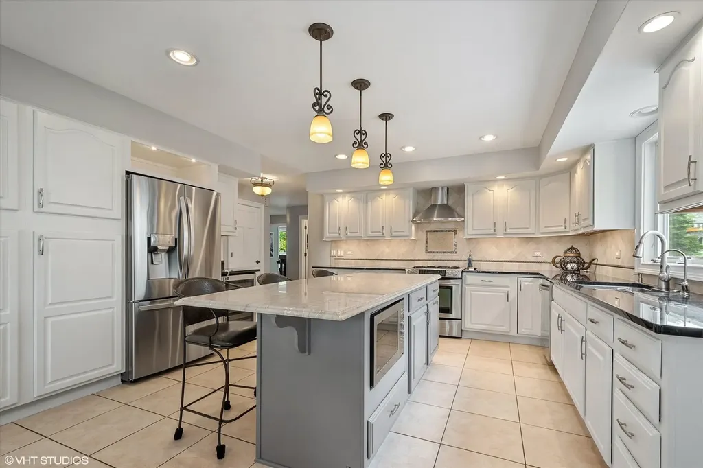 2 North Richmond Court Lake Zurich IL 60047