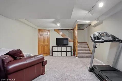 2 North Richmond Court Lake Zurich IL 60047