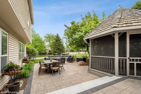 2 North Richmond Court Lake Zurich IL 60047