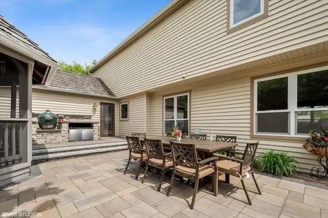 2 North Richmond Court Lake Zurich IL 60047