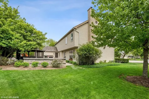 2 North Richmond Court Lake Zurich IL 60047