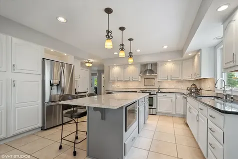 2 North Richmond Court Lake Zurich IL 60047