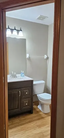 2017 Thornwood Circle St. Charles IL 60174