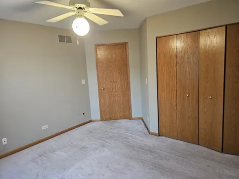 2017 Thornwood Circle St. Charles IL 60174