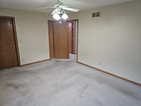 2017 Thornwood Circle St. Charles IL 60174