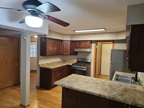 2017 Thornwood Circle St. Charles IL 60174