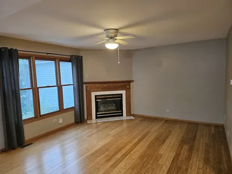 2017 Thornwood Circle St. Charles IL 60174
