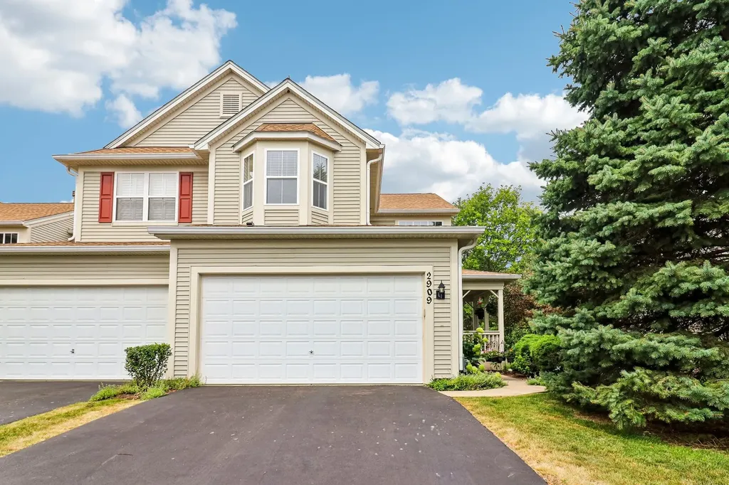 2909 Langston Circle St. Charles IL 60175