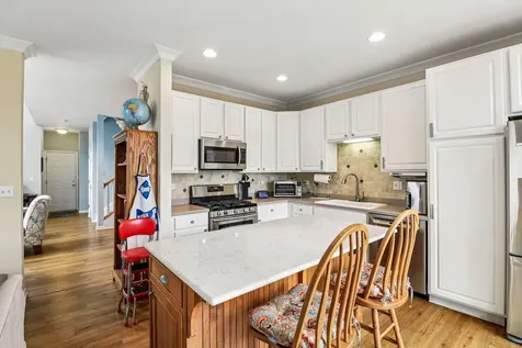 2909 Langston Circle St. Charles IL 60175