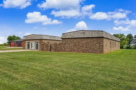 3301 Ireland Grove Road Bloomington IL 61704