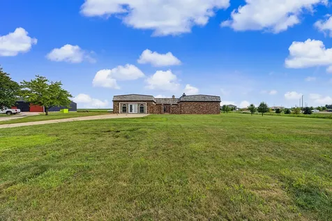 3301 Ireland Grove Road Bloomington IL 61704