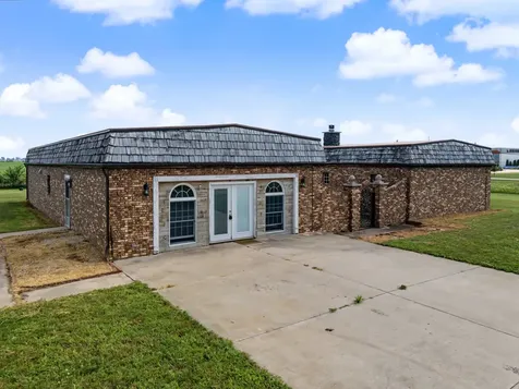 3301 Ireland Grove Road Bloomington IL 61704
