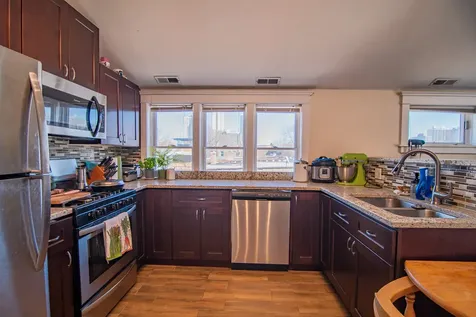 1252 West Elmdale Avenue Chicago IL 60660