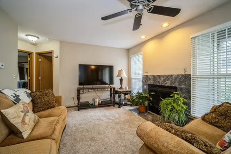 1045 Talbots Lane Elk Grove Village IL 60007