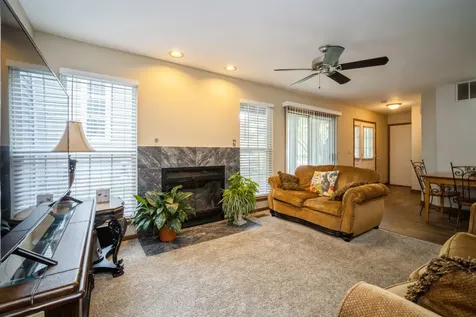 1045 Talbots Lane Elk Grove Village IL 60007