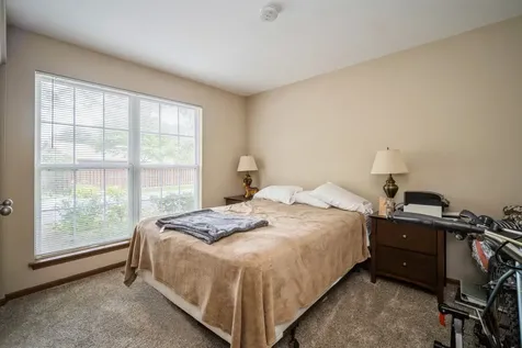1045 Talbots Lane Elk Grove Village IL 60007