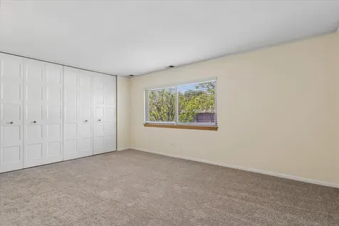 925 Spring Hill Drive Northbrook IL 60062