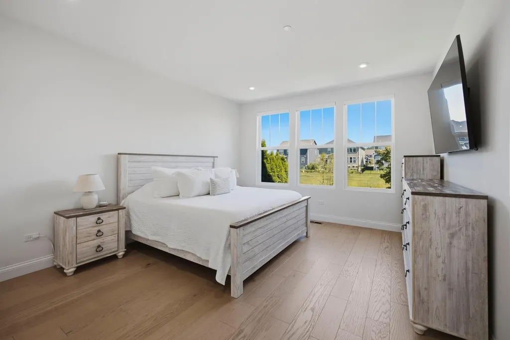 1249 South Josiah Road Naperville IL 60563