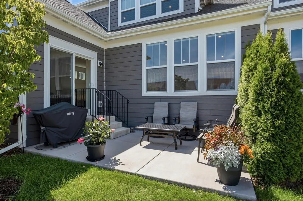 1249 South Josiah Road Naperville IL 60563