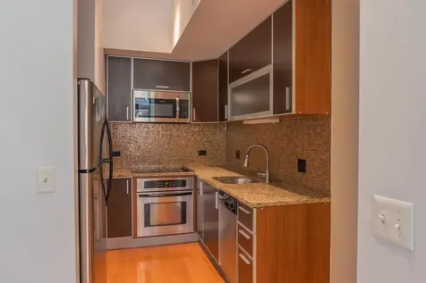 650 West Wayman Street Chicago IL 60661