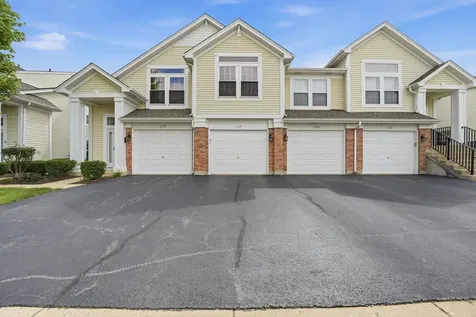 1117 Hawthorne Lane Elk Grove Village IL 60007