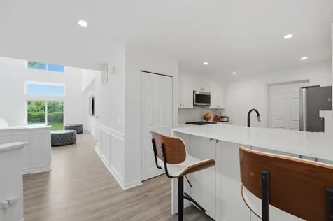 1117 Hawthorne Lane Elk Grove Village IL 60007