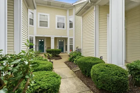 1117 Hawthorne Lane Elk Grove Village IL 60007