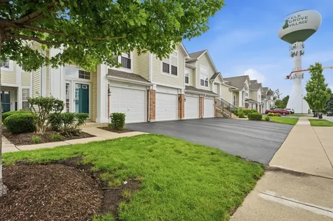1117 Hawthorne Lane Elk Grove Village IL 60007