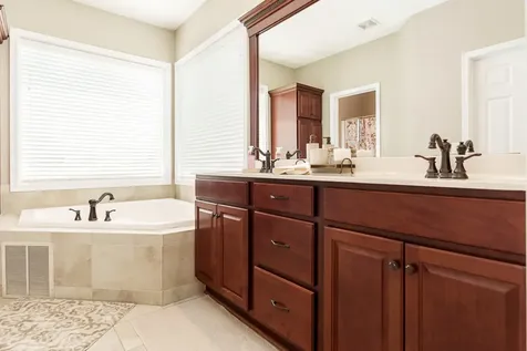 1695 Divine Drive Rockford IL 61107