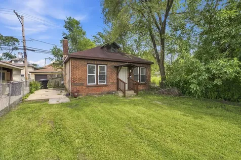 10215 South Aberdeen Street Chicago IL 60643