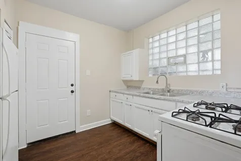 10215 South Aberdeen Street Chicago IL 60643