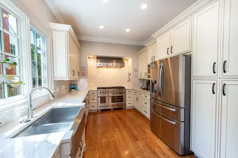 314 East Woodland Road Lake Bluff IL 60044