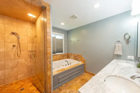 314 East Woodland Road Lake Bluff IL 60044