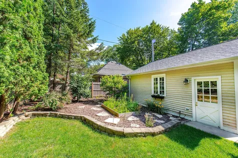 314 East Woodland Road Lake Bluff IL 60044