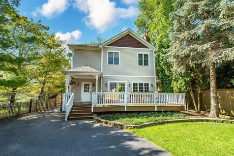 314 East Woodland Road Lake Bluff IL 60044