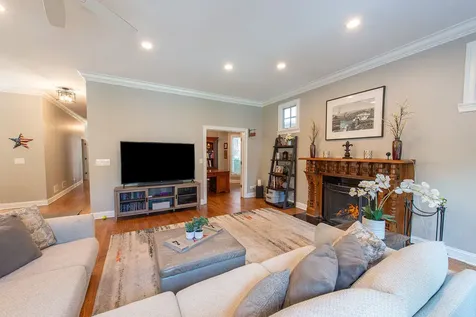 314 East Woodland Road Lake Bluff IL 60044