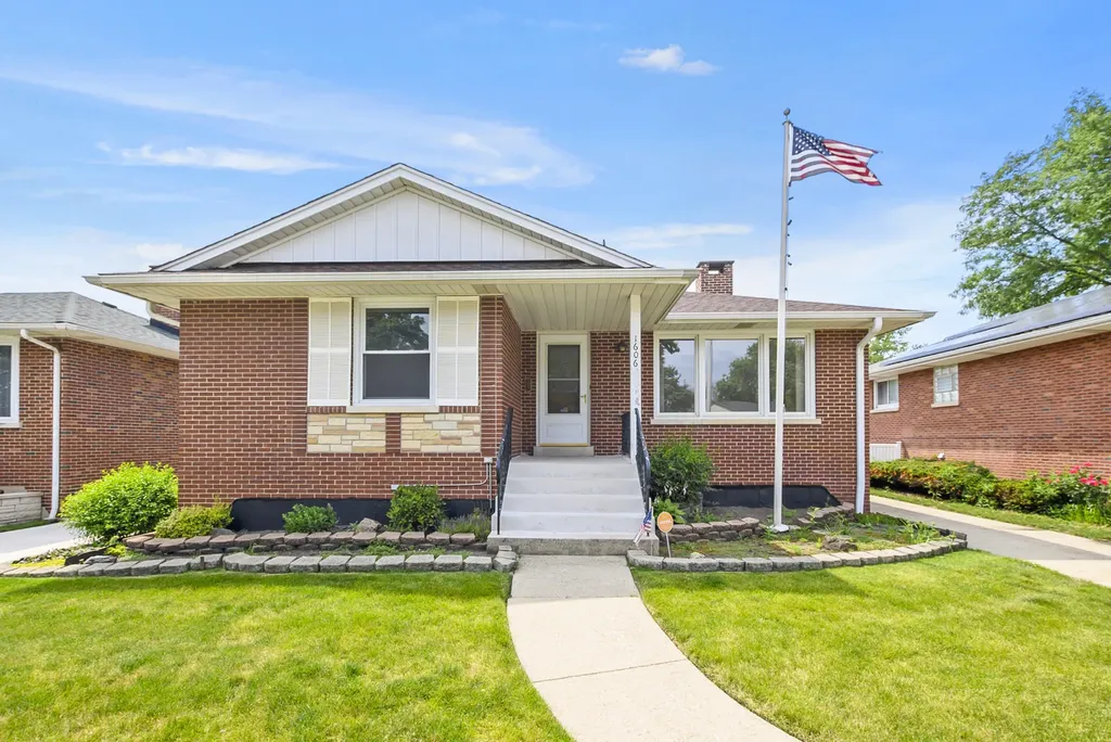 1606 Kensington Avenue Westchester IL 60154
