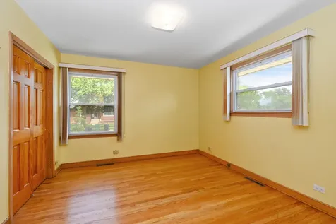1606 Kensington Avenue Westchester IL 60154