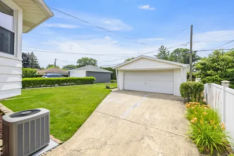 1606 Kensington Avenue Westchester IL 60154
