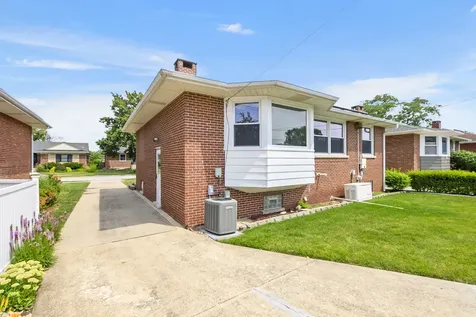 1606 Kensington Avenue Westchester IL 60154